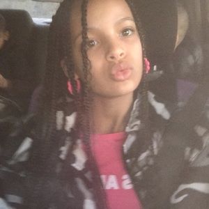 Meet your Posher, Lola